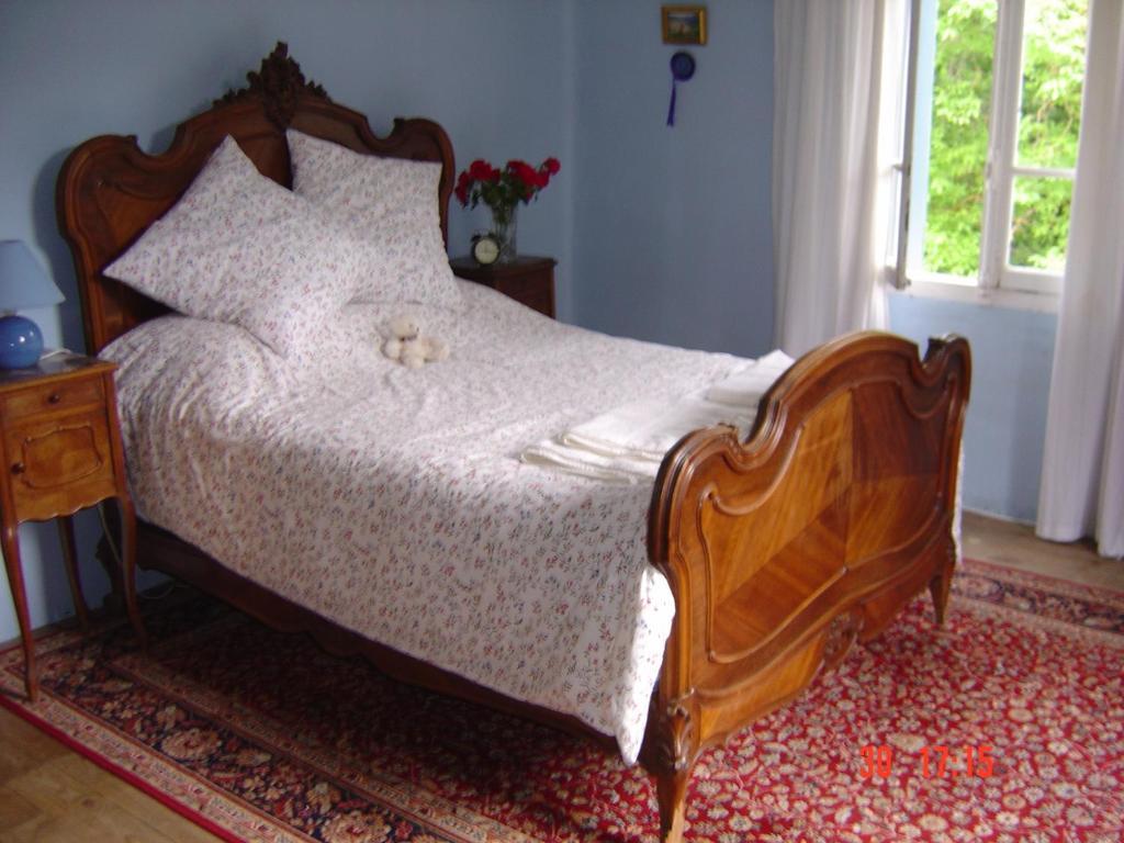 Aux Quatre Saisons Axat Bed & Breakfast Стая снимка