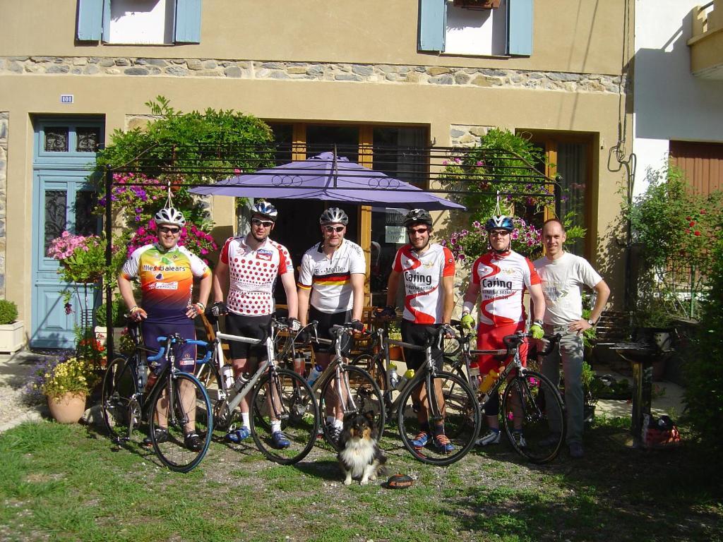 Aux Quatre Saisons Axat Bed & Breakfast Екстериор снимка