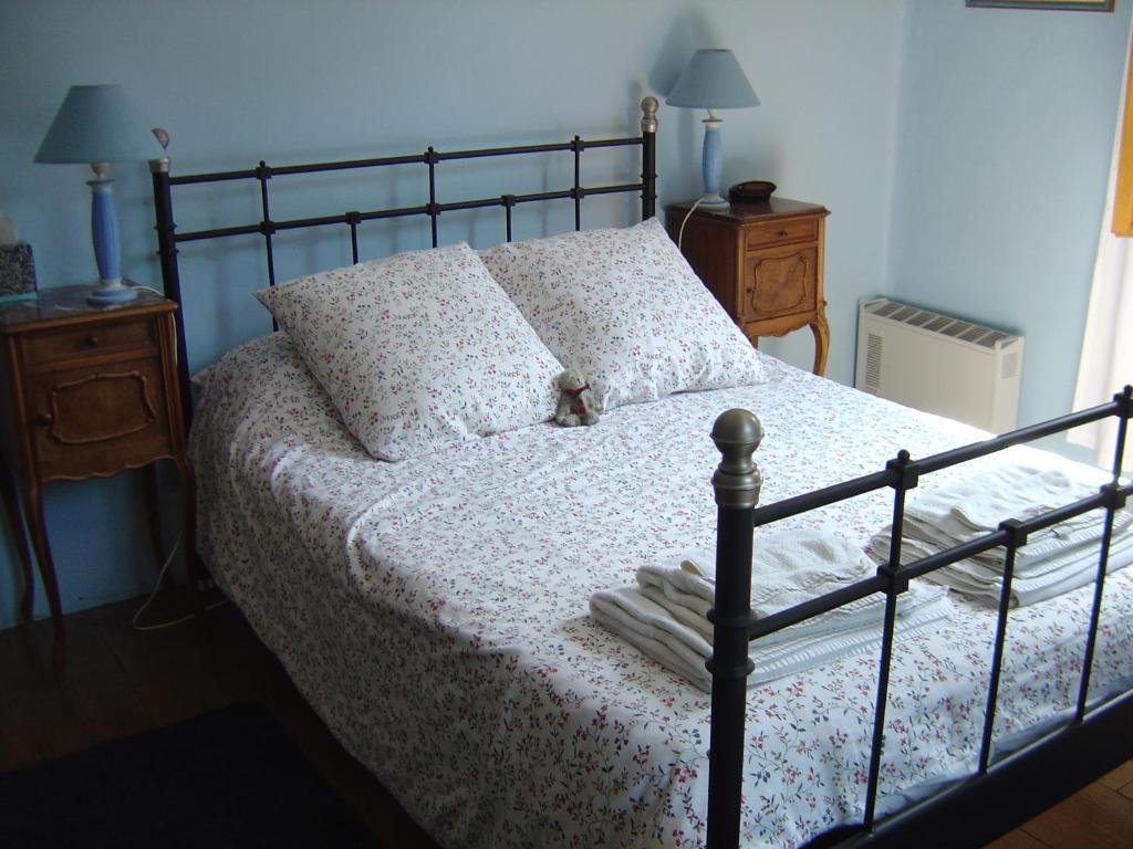 Aux Quatre Saisons Axat Bed & Breakfast Екстериор снимка