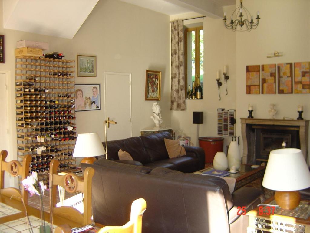 Aux Quatre Saisons Axat Bed & Breakfast Екстериор снимка