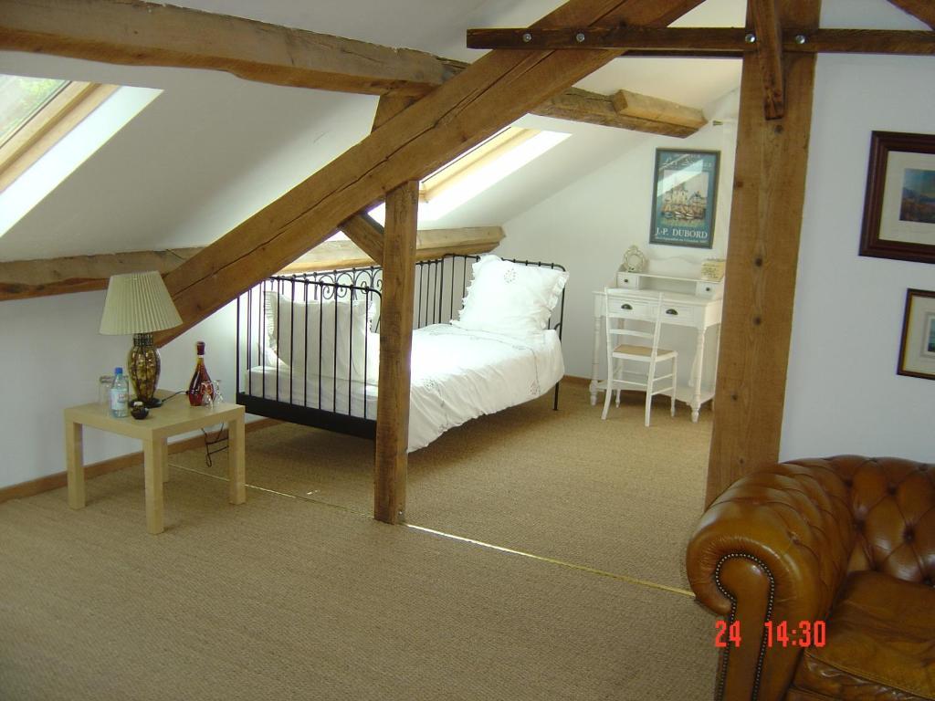 Aux Quatre Saisons Axat Bed & Breakfast Стая снимка